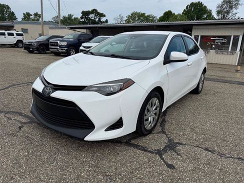 Used 2018 Toyota Corolla LE FWD image 1