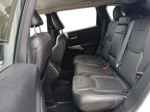 Used 2018 Jeep Cherokee Limited w/ Luxury Group image 13