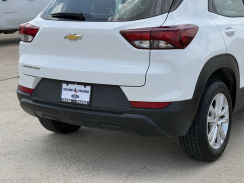 Used 2023 Chevrolet TrailBlazer LS FWD image 8