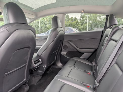 Used 2023 Tesla Model Y Long Range AWD/4WD image 21