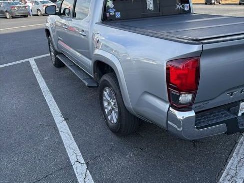 Used 2019 Toyota Tacoma SR5 image 2