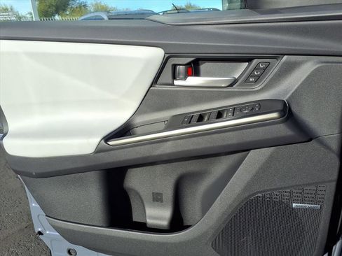 New 2026 Subaru Solterra image 18