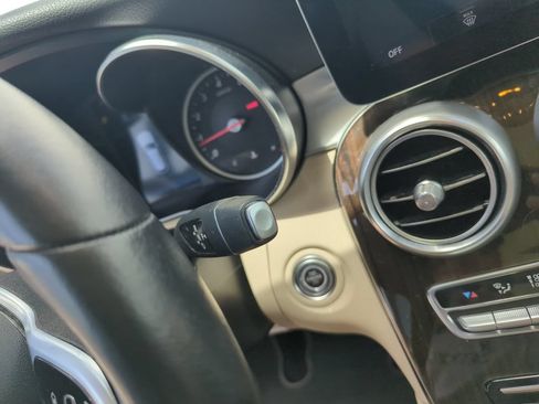 Used 2022 Mercedes-Benz GLC 300 image 24