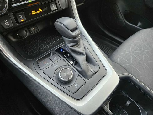 Certified 2025 Toyota RAV4 XLE image 32