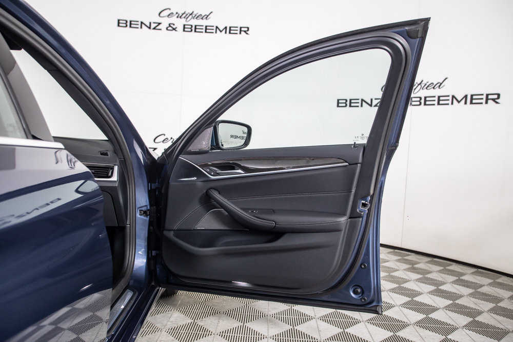 Used 2023 BMW 530i w/ Premium Package RWD image 20