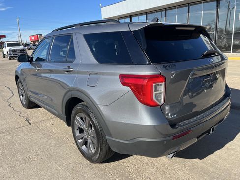Used 2023 Ford Explorer XLT w/ Equipment Group 202A image 6