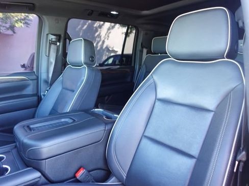 Used 2024 Chevrolet Suburban Premier AWD/4WD image 24