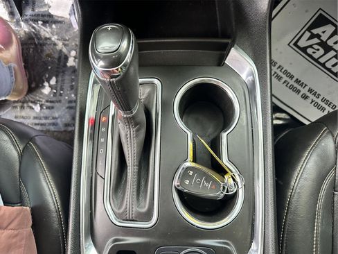 Used 2020 Chevrolet Traverse RS image 23