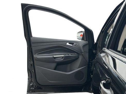 Used 2019 Ford Escape Titanium image 28