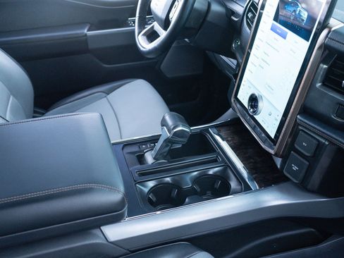 Used 2022 Ford F150 Lightning Lariat image 24