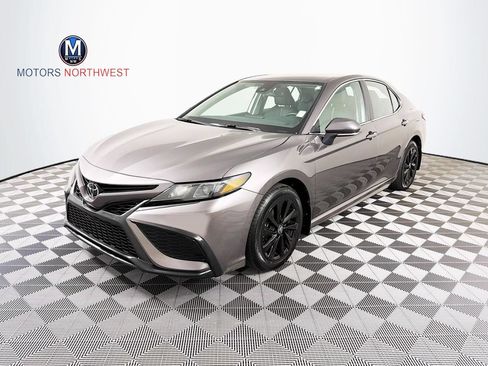 Used 2023 Toyota Camry SE FWD image 1