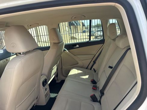 Used 2017 Volkswagen Tiguan S image 13