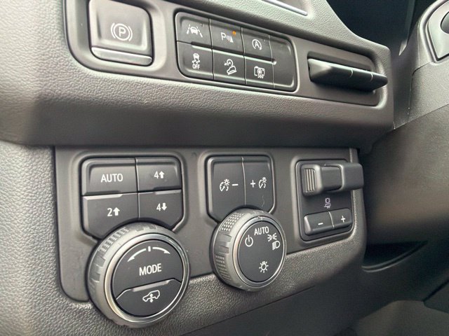 Used 2024 Chevrolet Tahoe High Country AWD/4WD image 19
