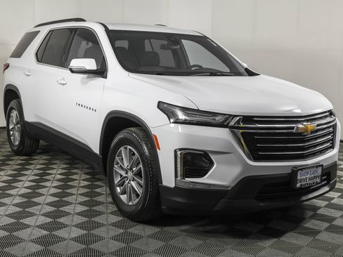 Used 2023 Chevrolet Traverse LT FWD image 11