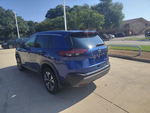 Used 2023 Nissan Rogue SV AWD/4WD image 3