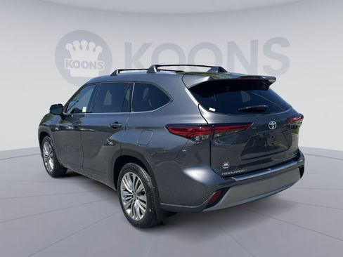 Used 2023 Toyota Highlander Platinum image 14