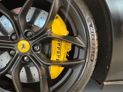 Used 2018 Ferrari GTC4Lusso T image 45