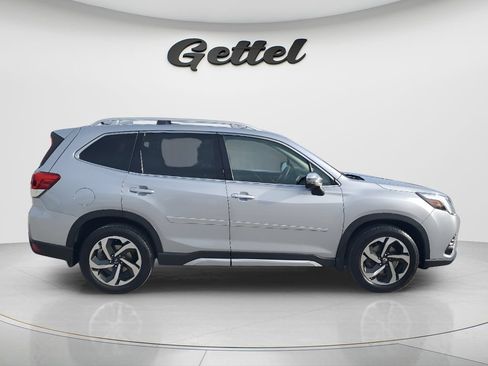 Used 2022 Subaru Forester Touring AWD/4WD image 4