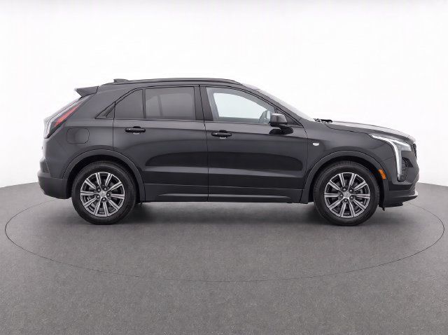 Used 2022 Cadillac XT4 Sport w/ Trailering Package AWD/4WD image 7