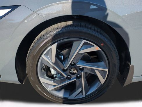 New 2026 Hyundai Elantra Limited image 11