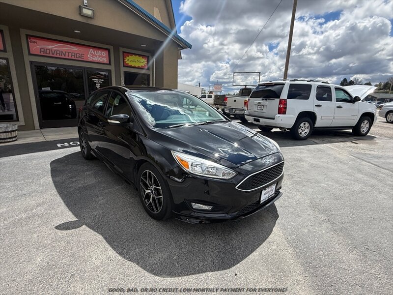 Used 2016 Ford Focus SE w/ SE Sport Package FWD image 1