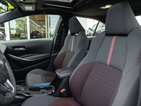 Certified 2025 Toyota Corolla SE w/ SE Premium Package image 11