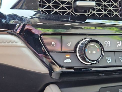 Used 2023 Honda Accord Touring image 18