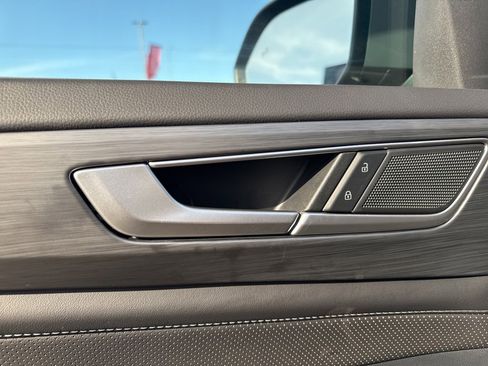 Used 2024 Volkswagen Atlas Cross Sport SE image 13