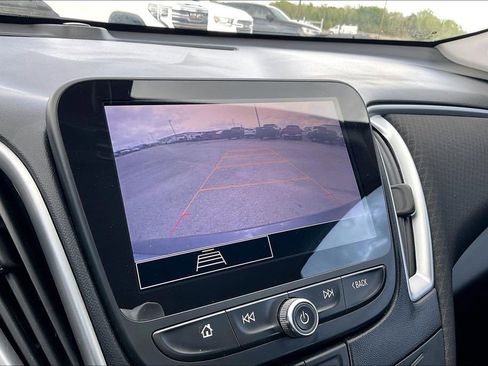 Used 2022 Chevrolet Malibu LT FWD image 13