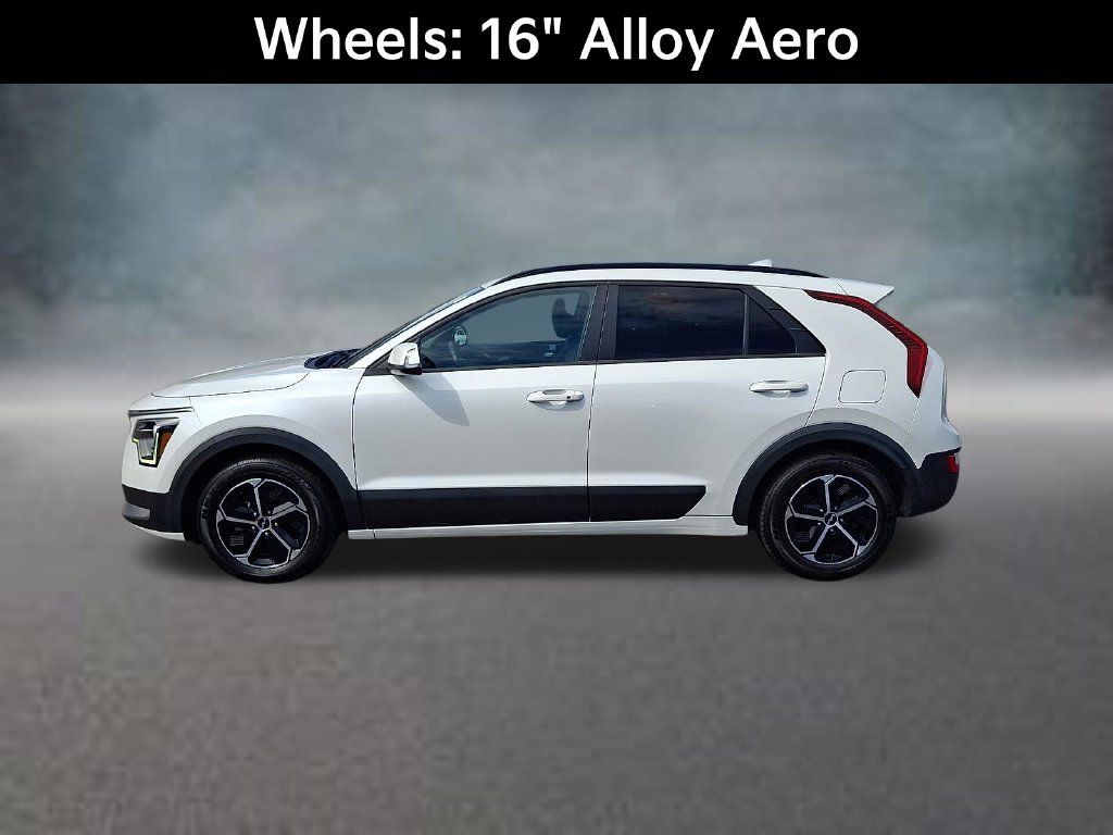 Certified 2023 Kia Niro EX FWD image 9