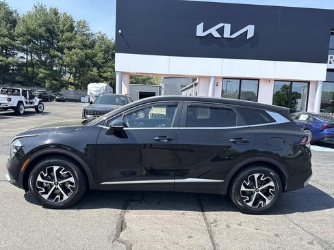 Used 2023 Kia Sportage EX FWD image 2