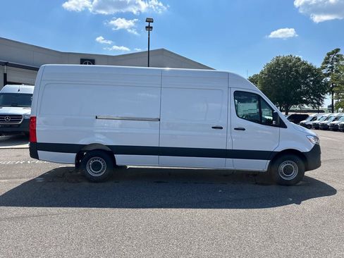 New 2025 Mercedes-Benz Sprinter 2500 image 11