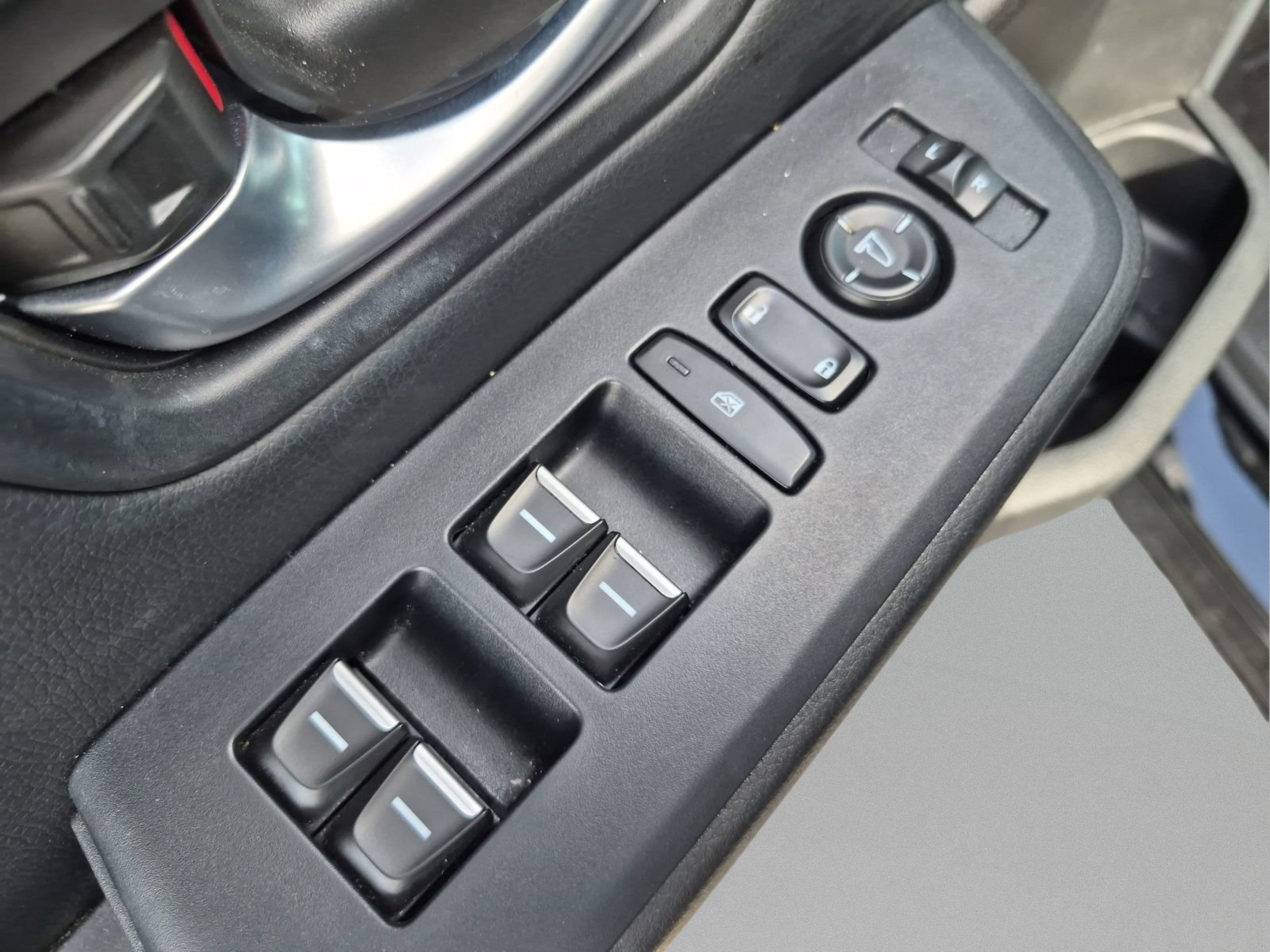 Used 2025 Honda Pilot EX-L image 16