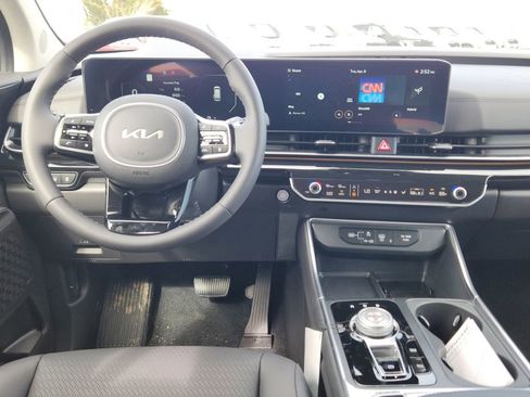 New 2025 Kia Carnival SX Prestige image 14