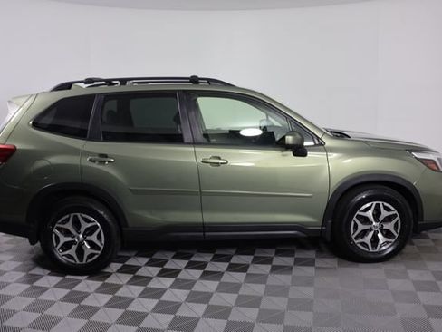 Used 2021 Subaru Forester Premium AWD/4WD image 8