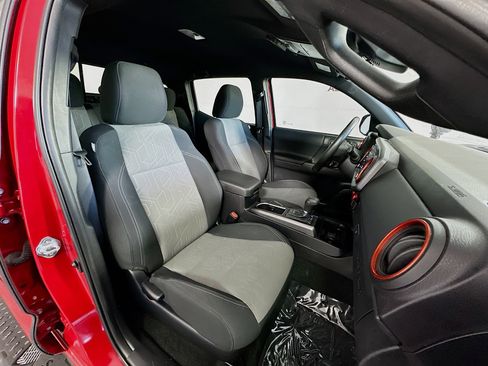 Used 2023 Toyota Tacoma TRD Sport image 28