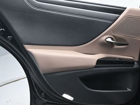 Used 2023 Lexus ES 350 w/ Premium Package image 19