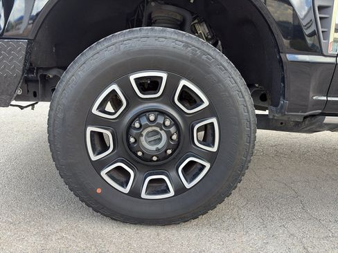 Used 2024 Ford F350 Platinum w/ FX4 Off-Road Package AWD/4WD image 9