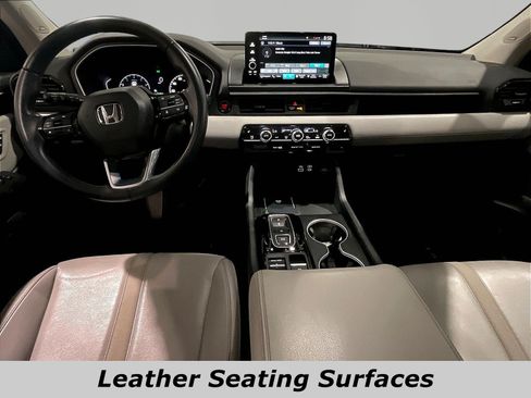 Certified 2023 Honda Pilot Touring image 7