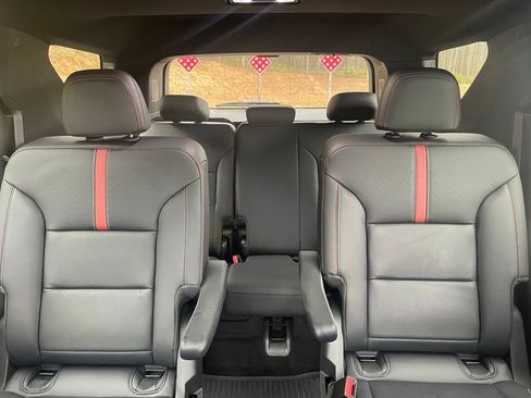 Used 2024 Chevrolet Traverse RS image 19