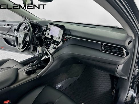 Used 2023 Toyota Camry SE image 32