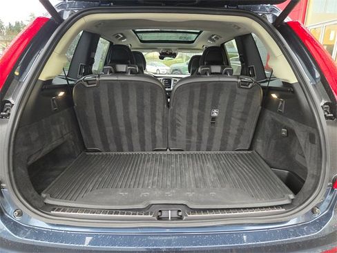 Used 2020 Volvo XC90 T8 Momentum w/ Protection Package image 15