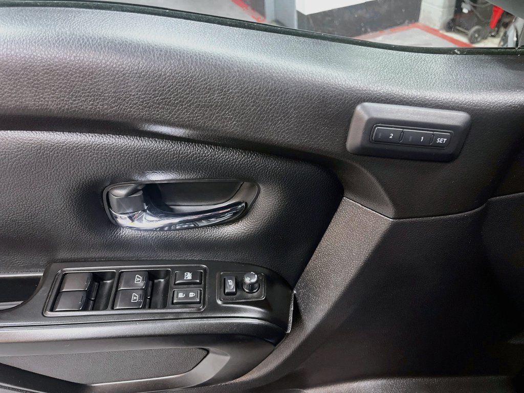 Used 2024 Nissan Titan PRO-4X w/ Pro-4x Convenience Package AWD/4WD image 18