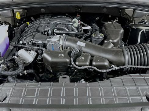 New 2025 Jeep Grand Cherokee Limited w/ Luxury Tech Group II image 18