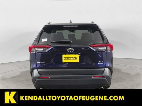 Used 2025 Toyota RAV4 XLE AWD/4WD image 6