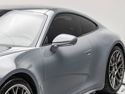 Used 2024 Porsche 911 Carrera RWD image 26