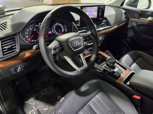 Used 2022 Audi Q5 2.0T Premium w/ Convenience Package image 5