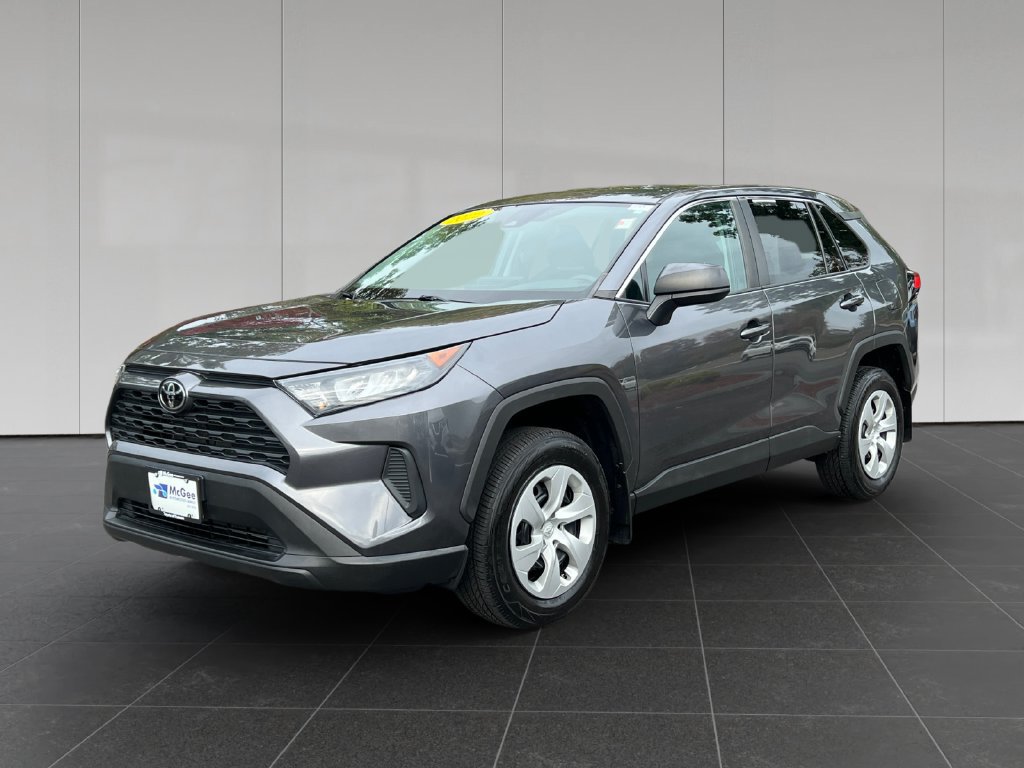 Used 2022 Toyota RAV4 LE AWD/4WD image 1