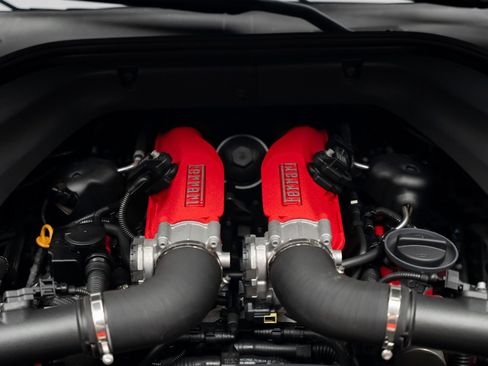 Used 2015 Ferrari California T RWD image 80