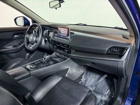 Certified 2021 Nissan Rogue SV AWD/4WD image 13